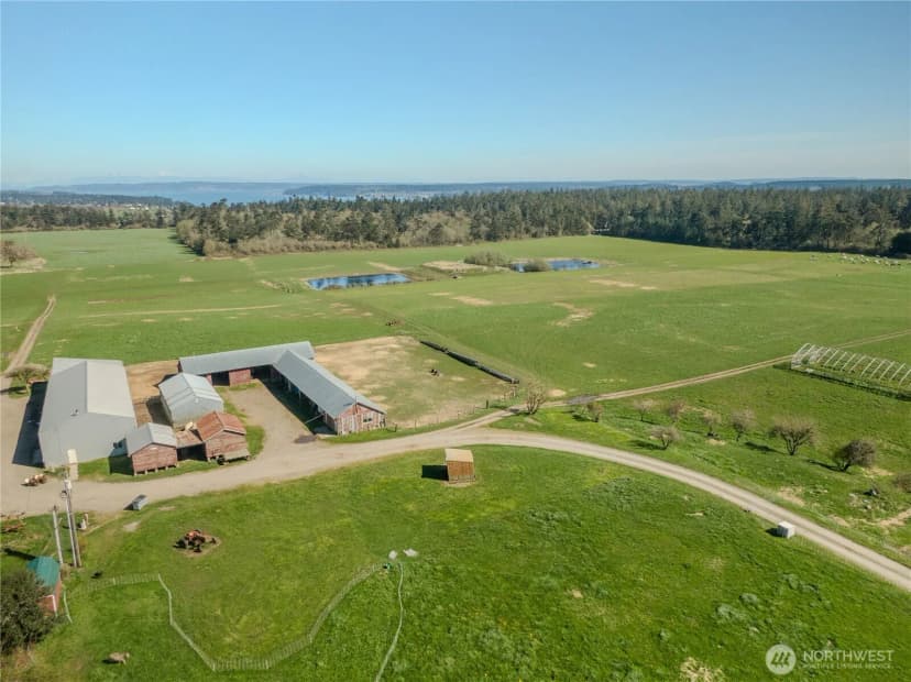 Property photo for 886 West Beach Road, Coupeville photo 12