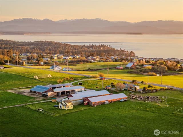 Property photo for 886 West Beach Road, Coupeville