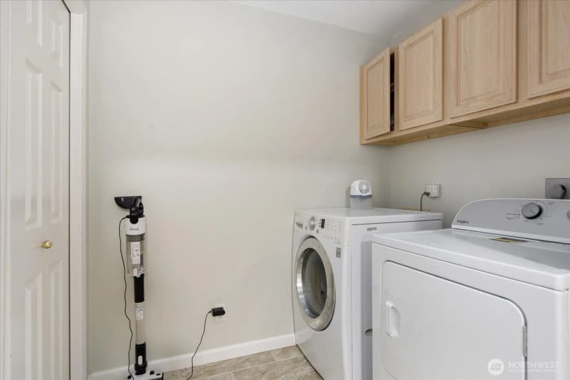Property photo for 2418 James Place #402, Langley photo 15