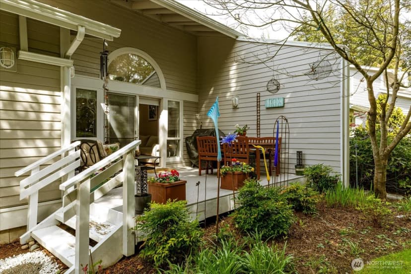 Property photo for 2418 James Place #402, Langley