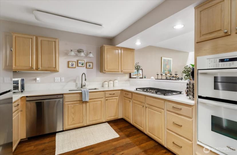 Property photo for 2418 James Place #402, Langley photo 6