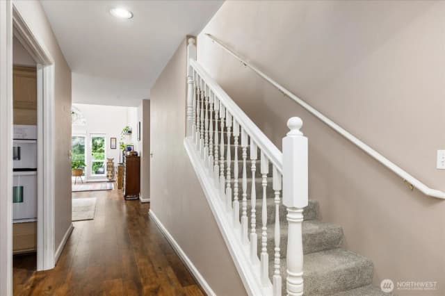 Property photo for 2418 James Place #402, Langley photo 5