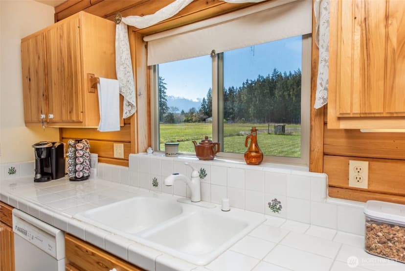 Property photo for 1688 Finn Hall Road, Port Angeles photo 7