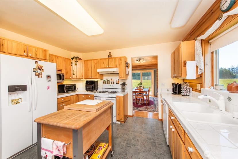 Property photo for 1688 Finn Hall Road, Port Angeles photo 9