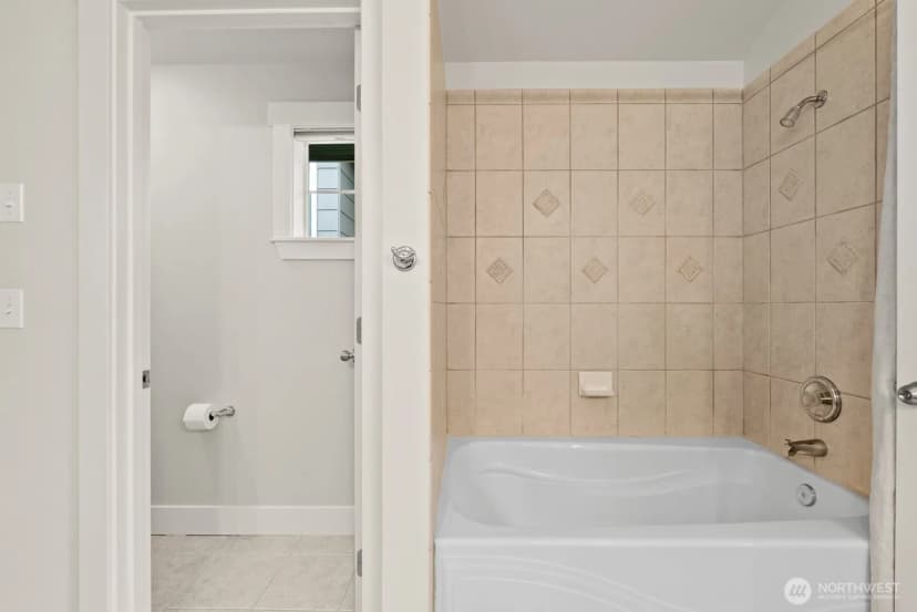 Property photo for 121 21st Avenue E #c, Seattle photo 26