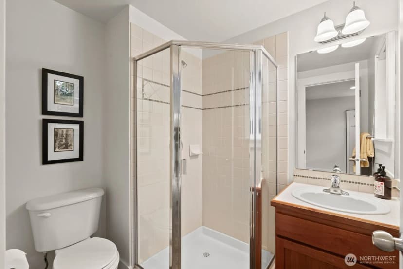 Property photo for 121 21st Avenue E #c, Seattle photo 6