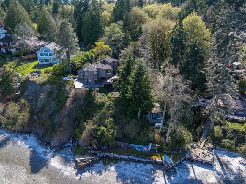Property photo for 17040 Agate Street Ne, Bainbridge Island photo 2