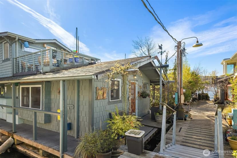 Property photo for 2321 Fairview Avenue E #4, Seattle photo 31