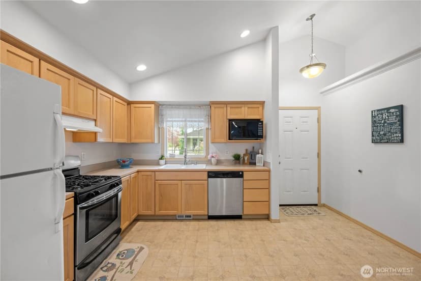 Property photo for 1705 Wildflower Way, Sedro Woolley photo 10
