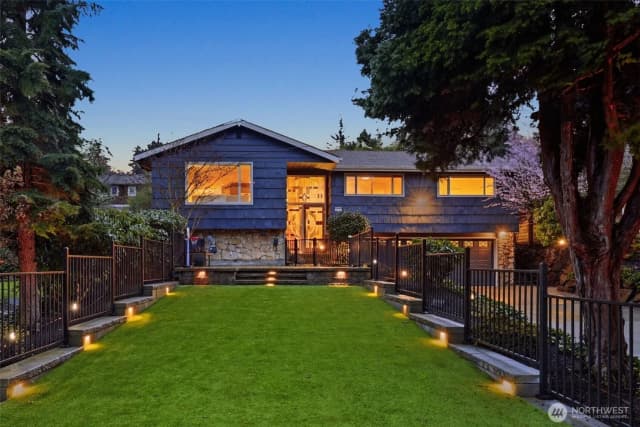 Property photo for 3601 Ne 100th Street, Seattle, Washington 98125