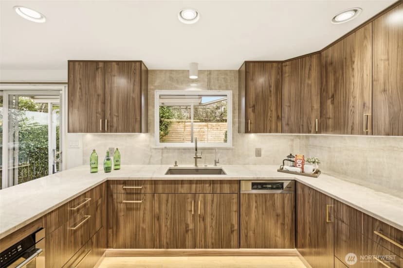 Property photo for 3601 Ne 100th Street, Seattle photo 16