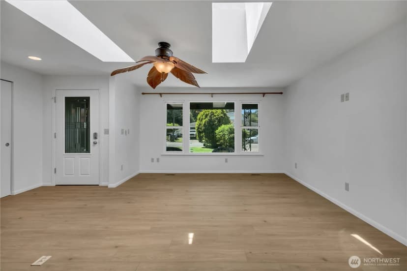 Property photo for 21306 109th Avenue Se, Kent photo 6