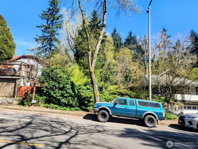 Property photo for 11744 35th Avenue Ne, Seattle photo 5