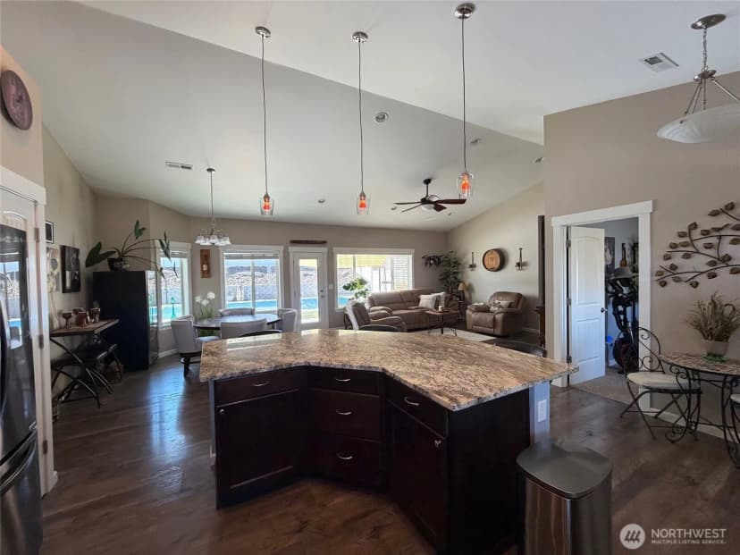 Property photo for 522 Adobe Way, Selah photo 11