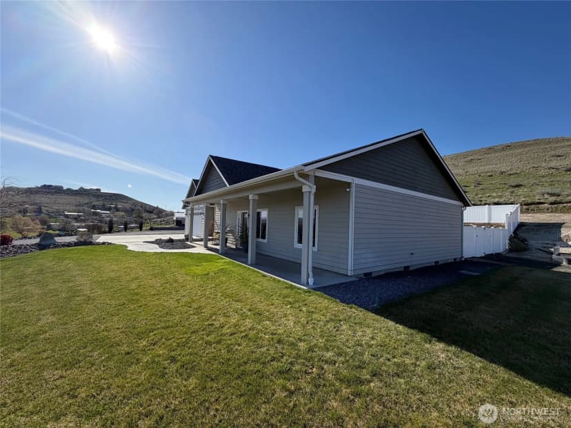 Property photo for 522 Adobe Way, Selah photo 33