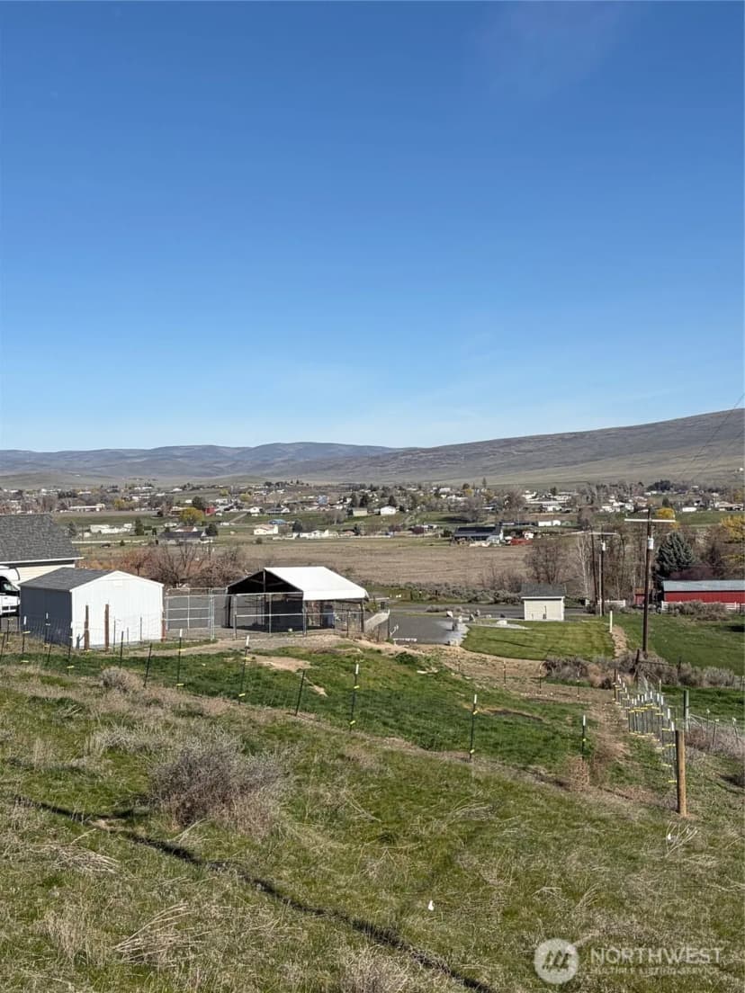 Property photo for 522 Adobe Way, Selah photo 31
