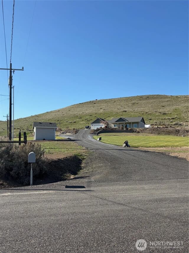 Property photo for 522 Adobe Way, Selah photo 2