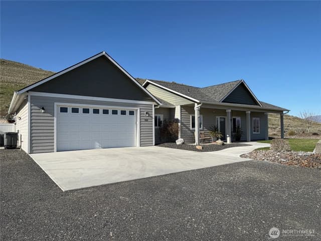 Property photo for 522 Adobe Way, Selah