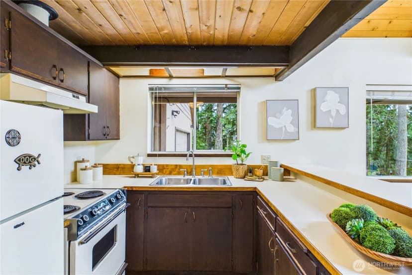 Property photo for 80 Vancouver Drive, Port Townsend photo 9
