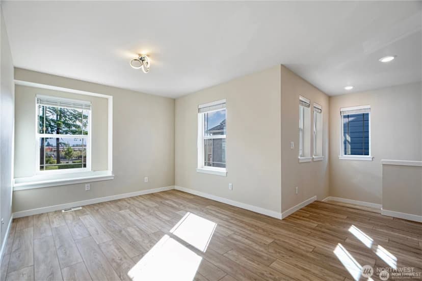 Property photo for 23827 Se 115th Place Se, Kent photo 18