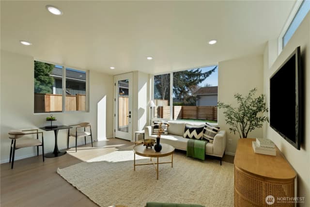 Property photo for 10332 14th Avenue Nw, Seattle photo 5