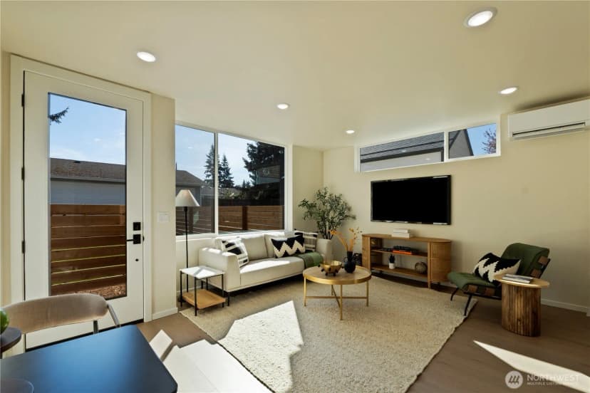 Property photo for 10332 14th Avenue Nw, Seattle photo 7