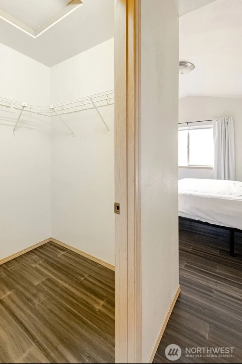 Property photo for 10047 17th Avenue Sw, Seattle photo 13