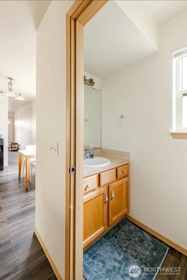 Property photo for 10047 17th Avenue Sw, Seattle photo 5