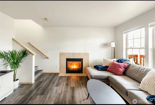 Property photo for 10047 17th Avenue Sw, Seattle photo 4