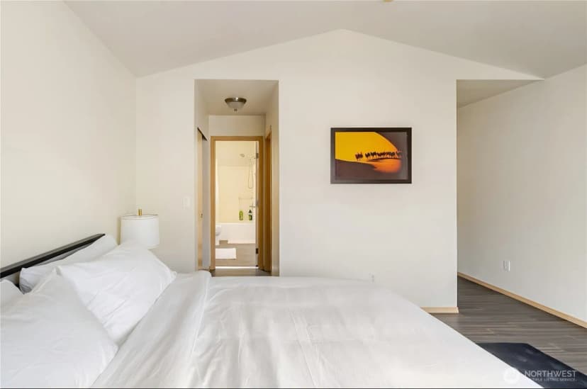 Property photo for 10047 17th Avenue Sw, Seattle photo 11