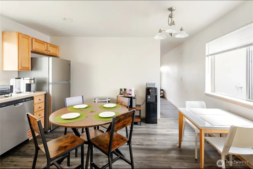 Property photo for 10047 17th Avenue Sw, Seattle photo 7