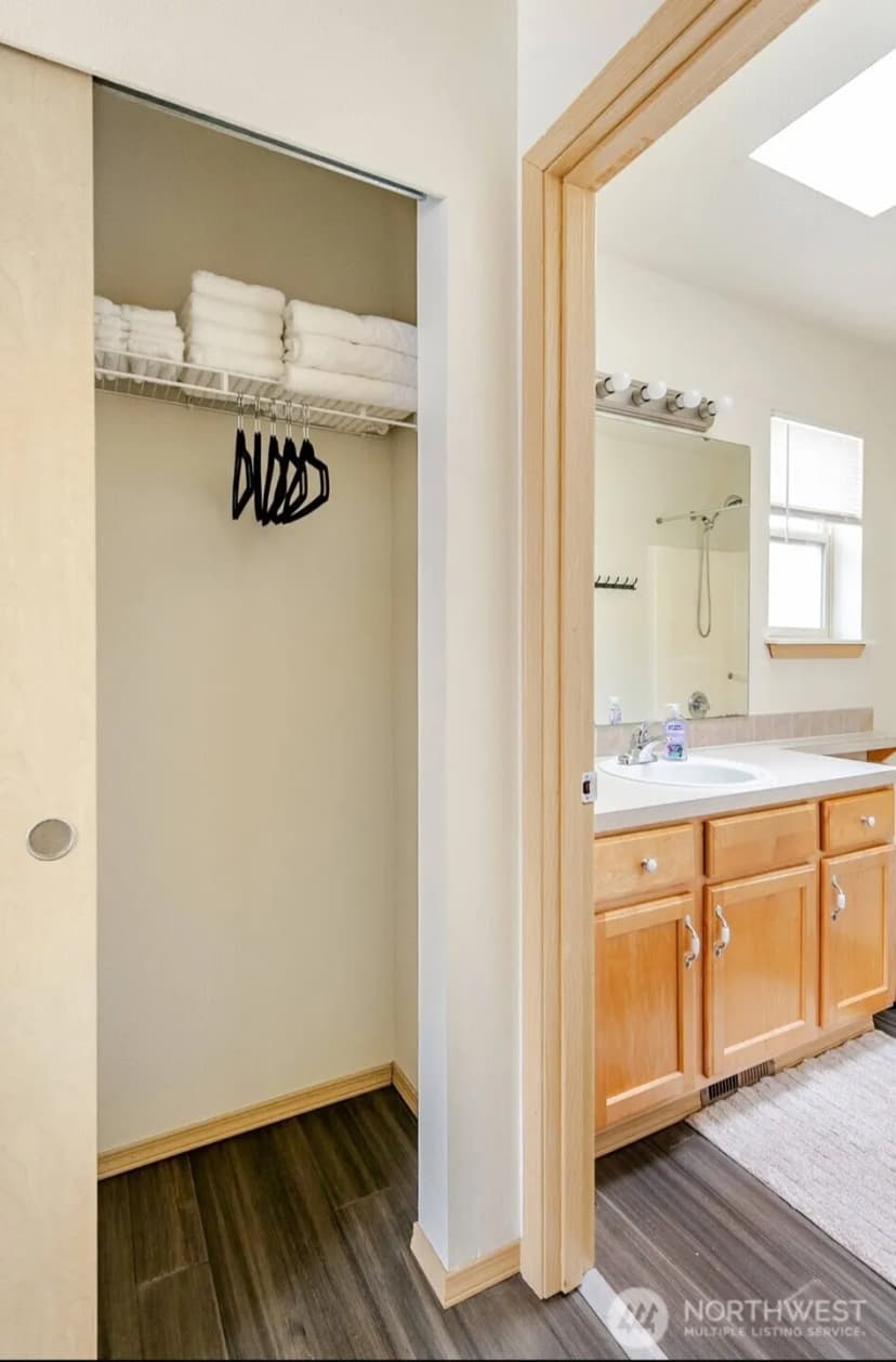 Property photo for 10047 17th Avenue Sw, Seattle photo 14