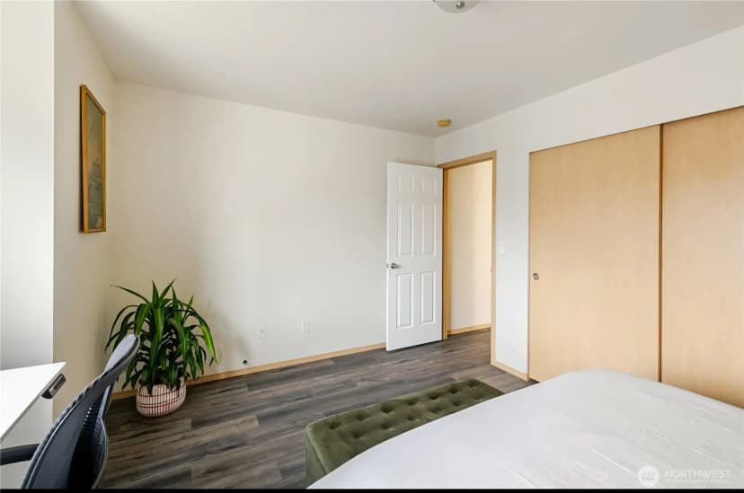 Property photo for 10047 17th Avenue Sw, Seattle photo 19