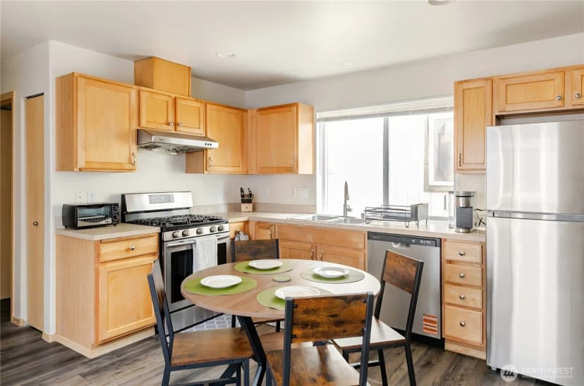 Property photo for 10047 17th Avenue Sw, Seattle photo 9