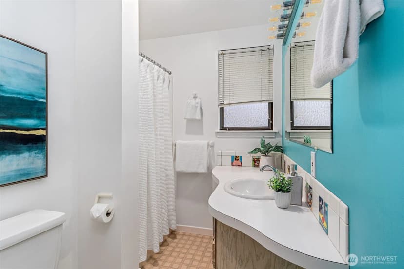 Property photo for 555 Galer Street, Seattle photo 30
