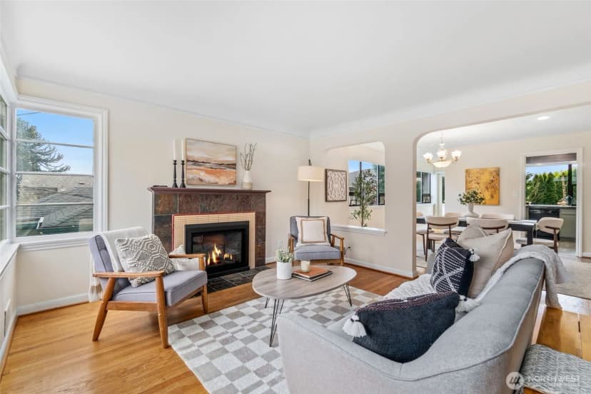 Property photo for 555 Galer Street, Seattle photo 4