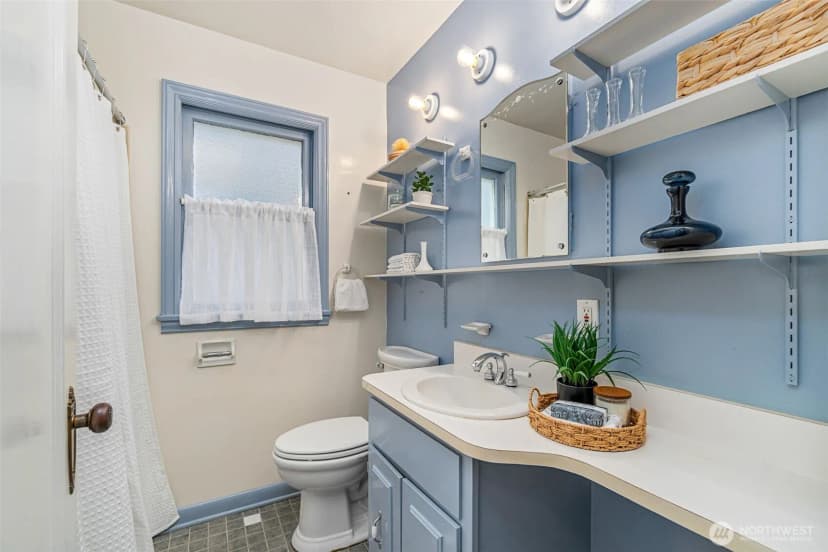 Property photo for 555 Galer Street, Seattle photo 17