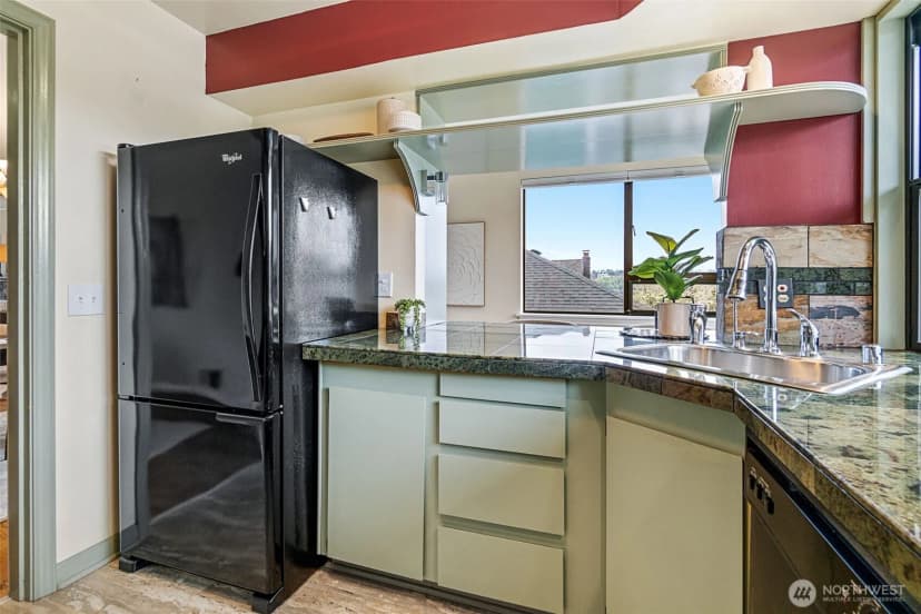 Property photo for 555 Galer Street, Seattle photo 14