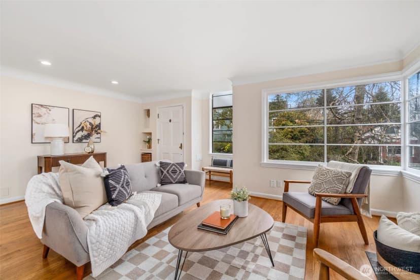 Property photo for 555 Galer Street, Seattle photo 6