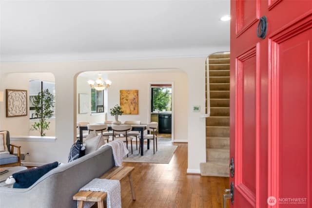 Property photo for 555 Galer Street, Seattle photo 2