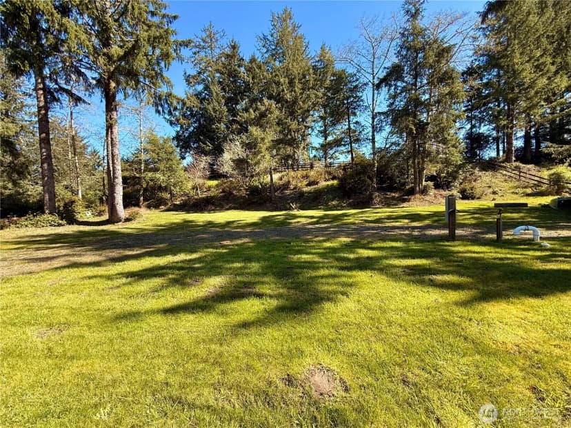 Property photo for 1004 Discovery Avenue Se, Ocean Shores photo 3