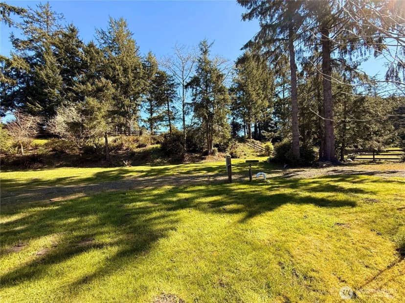 Property photo for 1004 Discovery Avenue Se, Ocean Shores photo 7
