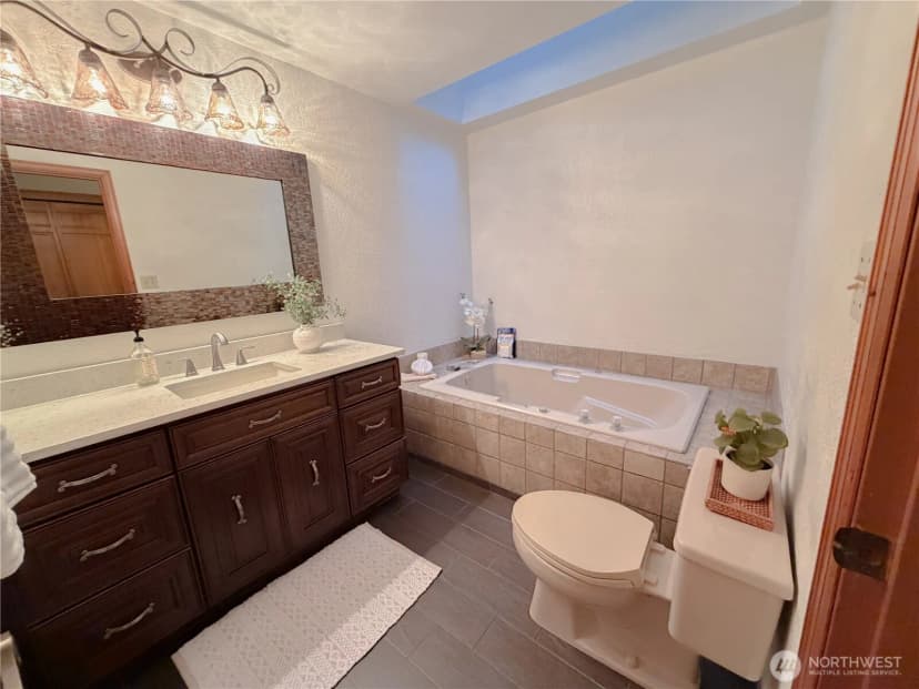 Property photo for 26130 134th Avenue Se, Kent photo 20