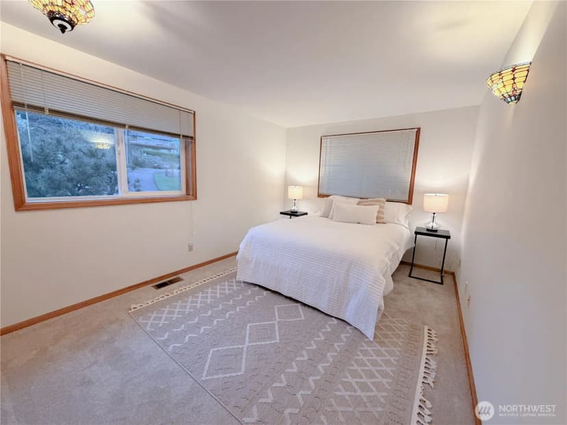 Property photo for 26130 134th Avenue Se, Kent photo 19