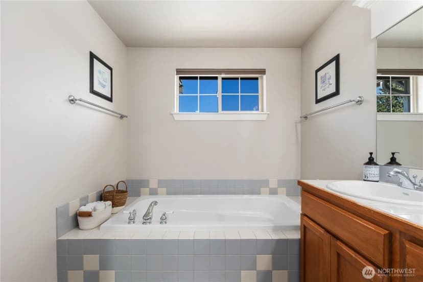 Property photo for 1003 Shelton Ave Ne, Renton photo 26