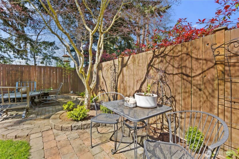 Property photo for 1003 Shelton Ave Ne, Renton photo 31