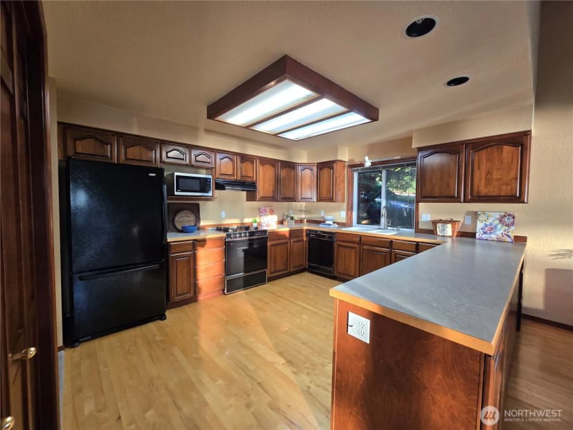 Property photo for 5023 Cooper Point Road Nw, Olympia photo 6