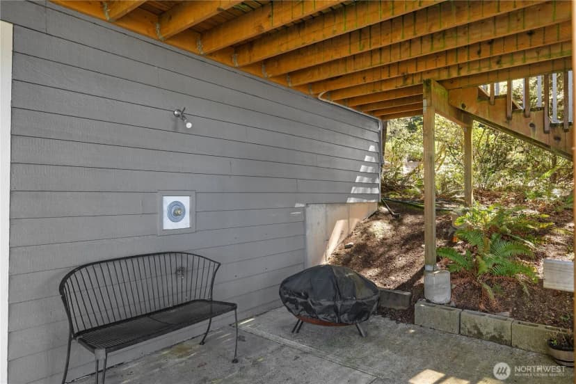 Property photo for 5023 Cooper Point Road Nw, Olympia photo 28