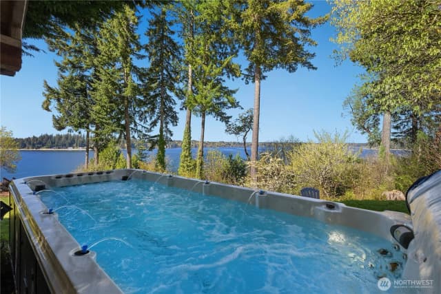 Property photo for 5023 Cooper Point Road Nw, Olympia photo 3