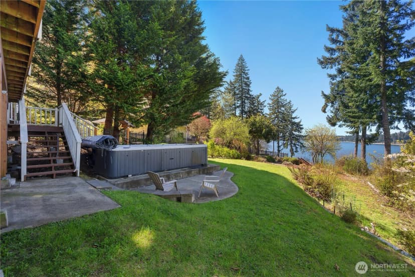 Property photo for 5023 Cooper Point Road Nw, Olympia photo 4